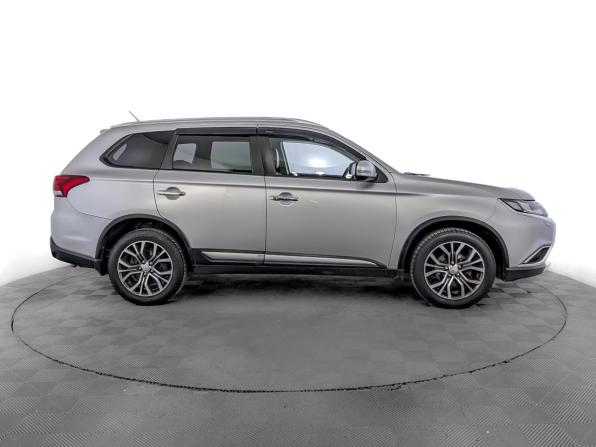 Mitsubishi Outlander III Рестайлинг 2 с пробегом 2016 года, цена 1 995 000 рублей, 128943 км, внедорожник, Автокод Объявления