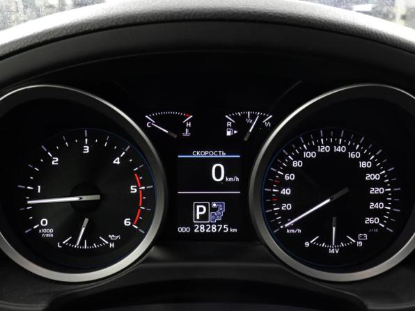 Toyota Land Cruiser 200 Series Рестайлинг 1 с пробегом 2014 года, цена 2 740 000 рублей, 282872 км, внедорожник, Автокод Объявления