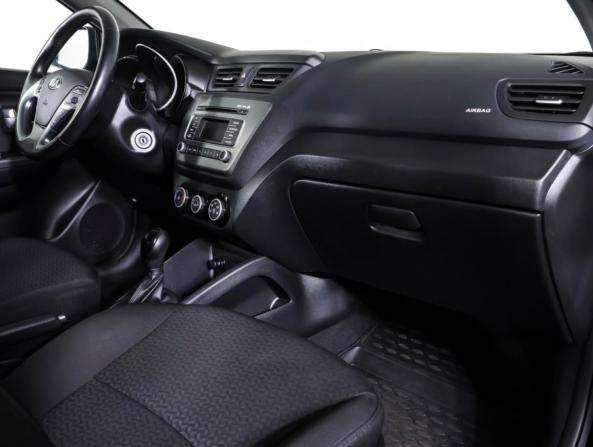 Kia Rio III Рестайлинг с пробегом 2017 года, цена 1 225 000 рублей, 68000 км, седан, Автокод Объявления