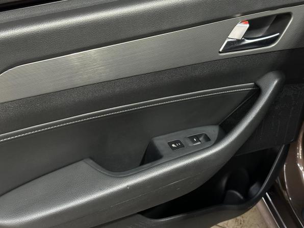 Hyundai Sonata VII (LF) Рестайлинг с пробегом 2019 года, цена 1 750 000 рублей, 88000 км, седан, Автокод Объявления