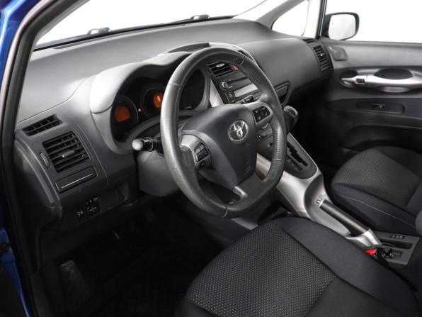 Toyota Auris I Рестайлинг с пробегом 2011 года, цена 849 000 рублей, 131792 км, хэтчбек, Автокод Объявления
