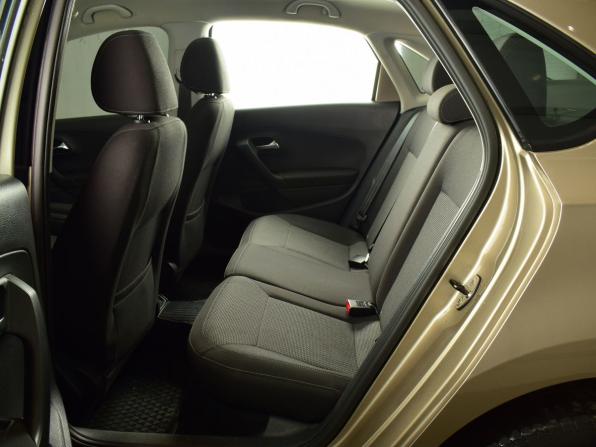Volkswagen Polo V Рестайлинг с пробегом 2016 года, цена 1 179 995 рублей, 132775 км, седан, Автокод Объявления