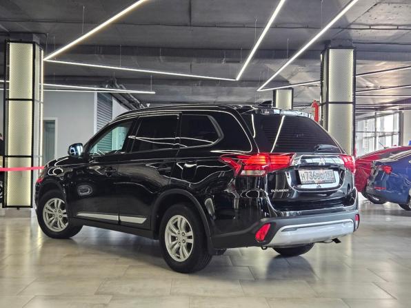 Mitsubishi Outlander III Рестайлинг 3 с пробегом 2021 года, цена 2 300 000 рублей, 97211 км, внедорожник, Автокод Объявления