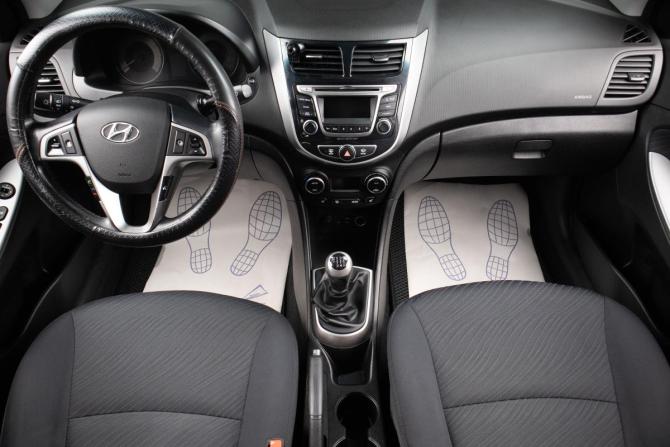 Hyundai Solaris I Рестайлинг с пробегом 2016 года, цена 1 099 000 рублей, 130000 км, седан, Автокод Объявления