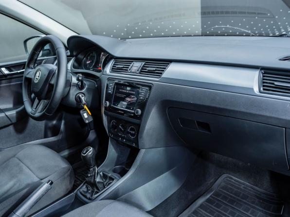 Skoda Rapid I Рестайлинг с пробегом 2018 года, цена 856 000 рублей, 180054 км, лифтбек, Автокод Объявления