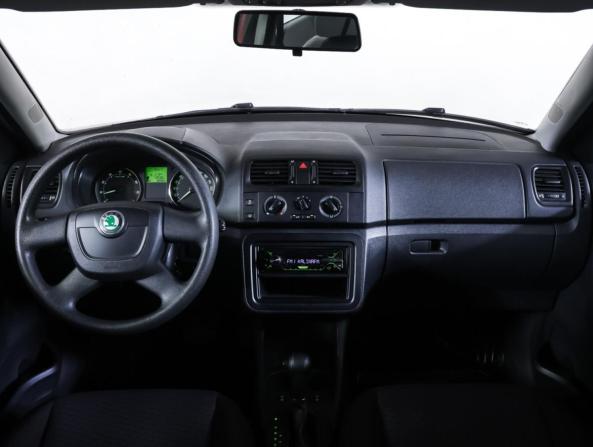 Skoda Fabia II Рестайлинг с пробегом 2011 года, цена 741 000 рублей, 140000 км, хэтчбек, Автокод Объявления