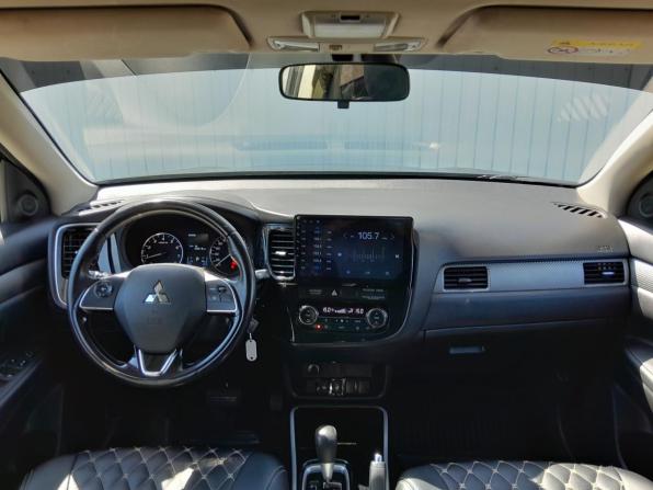 Mitsubishi Outlander III Рестайлинг 3 с пробегом 2018 года, цена 1 849 000 рублей, 208000 км, внедорожник, Автокод Объявления