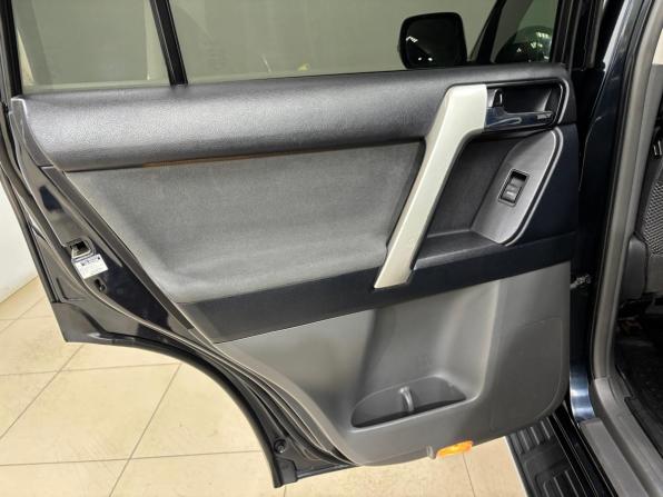 Toyota Land Cruiser Prado 150 Series с пробегом 2011 года, цена 2 615 000 рублей, 269168 км, внедорожник, Автокод Объявления