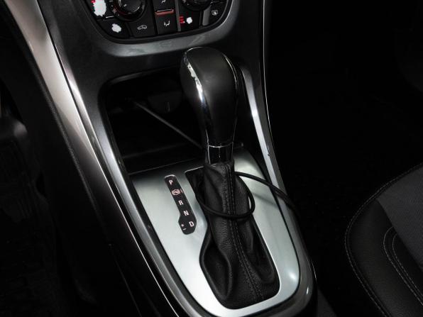 Opel Astra J Рестайлинг с пробегом 2013 года, цена 870 000 рублей, 118000 км, хэтчбек, Автокод Объявления
