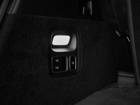 Новый Li Auto (Lixiang) L9 I Рестайлинг 2025 года, цена 11 799 000 рублей, внедорожник, Автокод Объявления