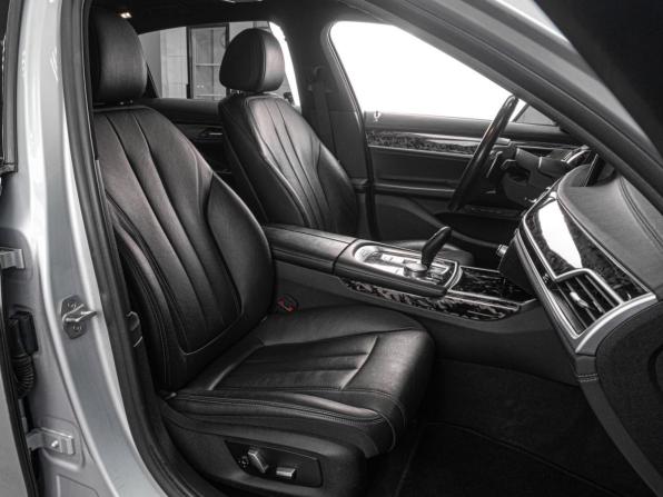 BMW 7 серии VI (G11/G12) с пробегом 2018 года, цена 4 099 000 рублей, 119424 км, седан, Автокод Объявления