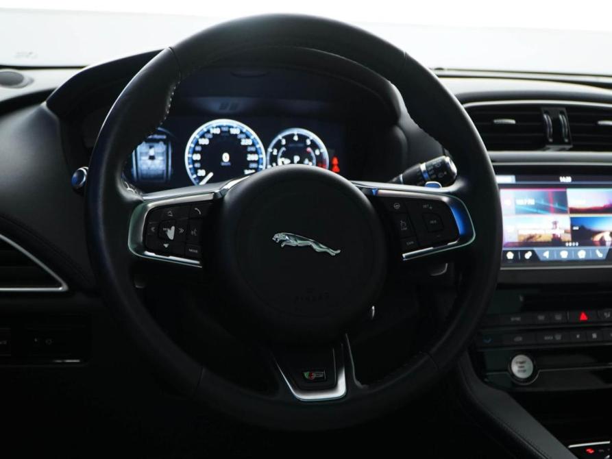 Jaguar F-Pace I Москва  - изображение 14