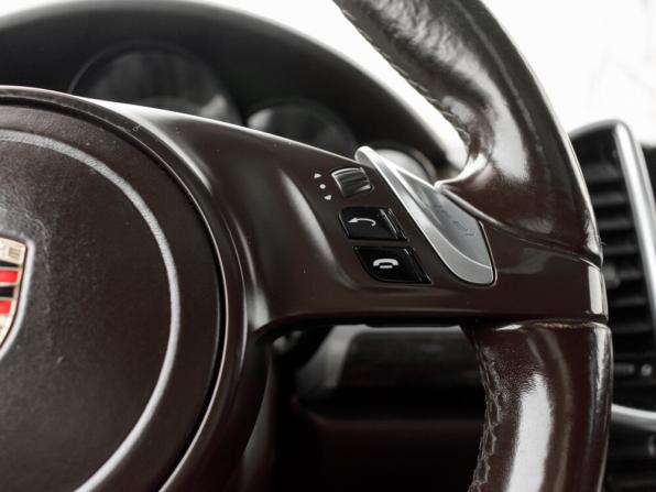 Porsche Cayenne II (958) с пробегом 2012 года, цена 2 100 000 рублей, 230911 км, внедорожник, Автокод Объявления