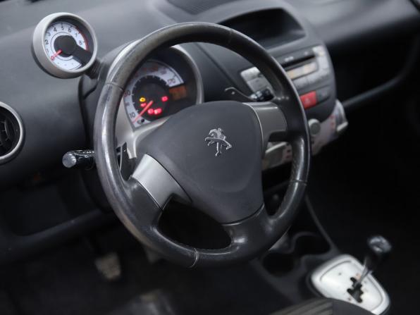 Peugeot 107 I Рестайлинг 2 с пробегом 2012 года, цена 490 000 рублей, 127857 км, хэтчбек, Автокод Объявления