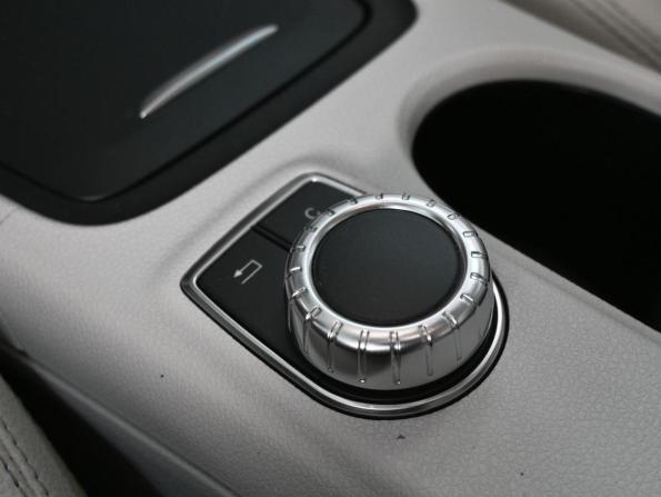 Mercedes-Benz GLA I (X156) с пробегом 2015 года, цена 1 870 000 рублей, 89599 км, внедорожник, Автокод Объявления