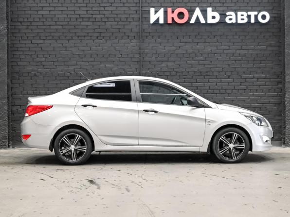 Hyundai Solaris I Рестайлинг с пробегом 2015 года, цена 1 200 000 рублей, 101657 км, седан, Автокод Объявления