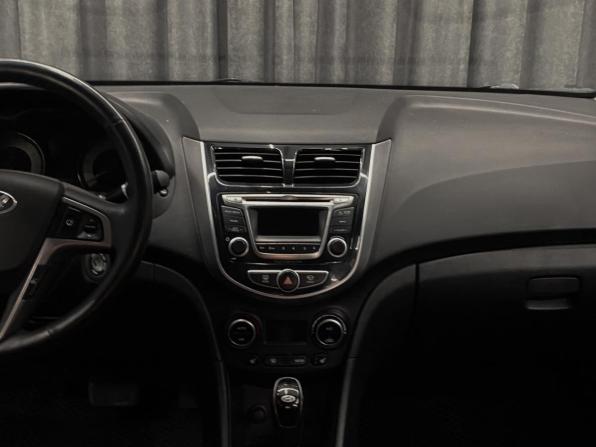 Hyundai Solaris I Рестайлинг с пробегом 2015 года, цена 860 000 рублей, 112000 км, седан, Автокод Объявления