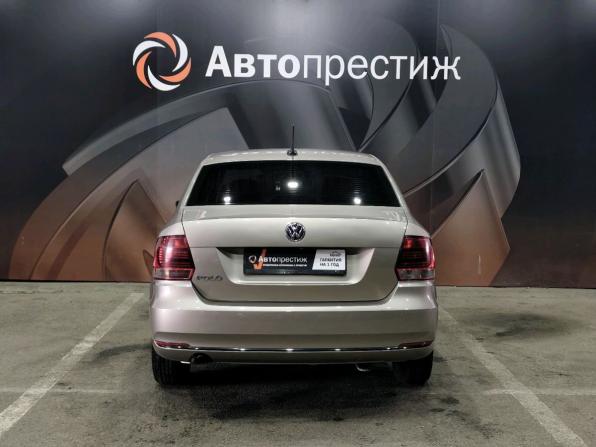 Volkswagen Polo V Рестайлинг с пробегом 2017 года, цена 1 380 000 рублей, 130205 км, седан, Автокод Объявления