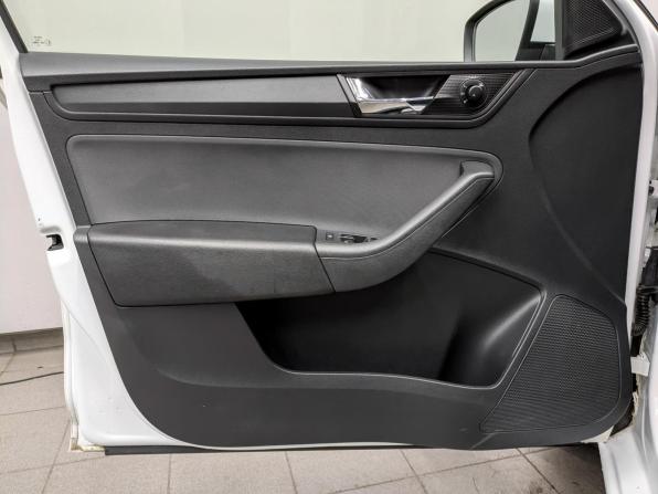 Skoda Rapid II с пробегом 2021 года, цена 1 679 000 рублей, 69993 км, лифтбек, Автокод Объявления