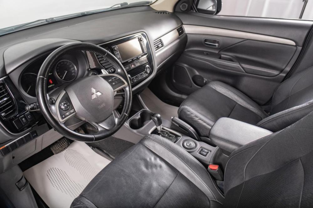Mitsubishi Outlander III Рестайлинг Томск  - изображение 9