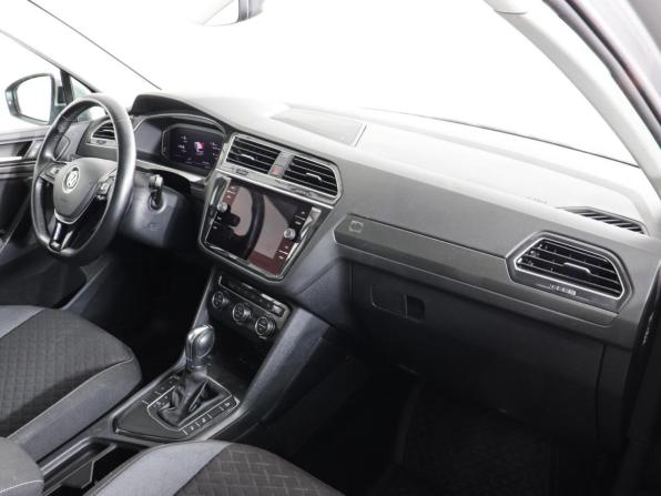 Volkswagen Tiguan II с пробегом 2019 года, цена 1 797 000 рублей, 236870 км, внедорожник, Автокод Объявления