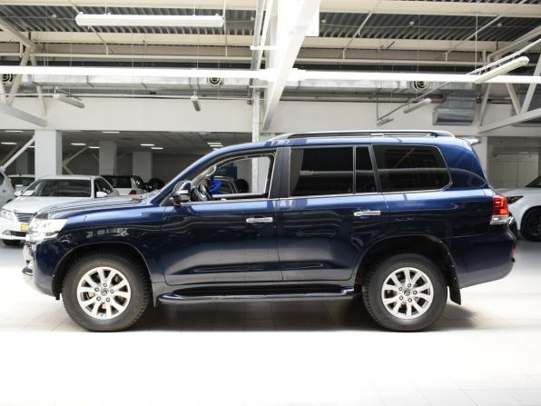 Toyota Land Cruiser 200 Series Рестайлинг 2 с пробегом 2017 года, цена 5 700 000 рублей, 78230 км, внедорожник, Автокод Объявления