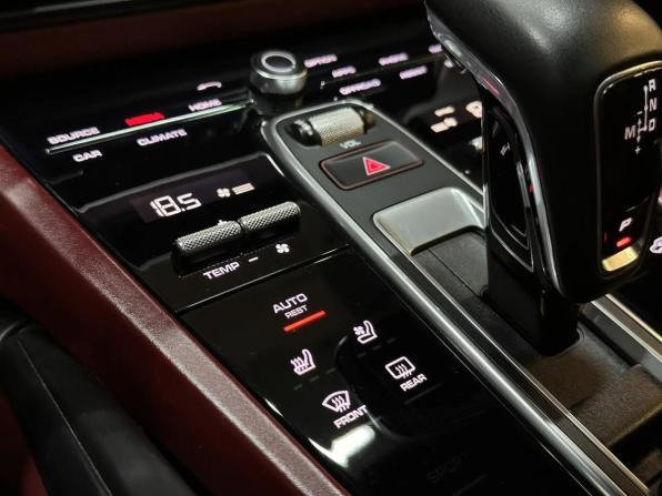 Porsche Cayenne III с пробегом 2018 года, цена 5 697 000 рублей, 114000 км, внедорожник, Автокод Объявления