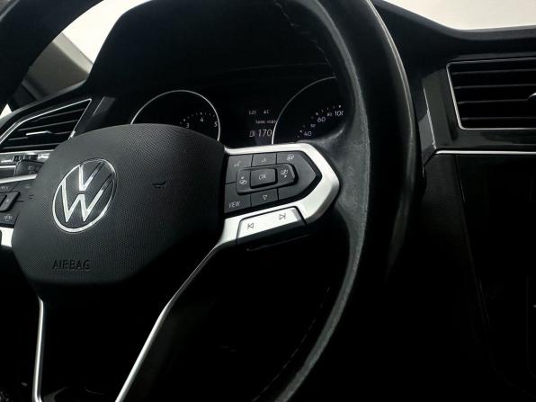 Volkswagen Tiguan II Рестайлинг с пробегом 2020 года, цена 2 449 000 рублей, 182000 км, внедорожник, Автокод Объявления