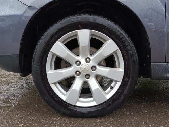 Mitsubishi Outlander II Рестайлинг с пробегом 2010 года, цена 925 000 рублей, 244929 км, внедорожник, Автокод Объявления