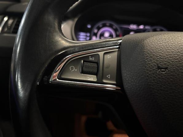 Skoda Octavia III (A7) Рестайлинг с пробегом 2019 года, цена 1 789 000 рублей, 175000 км, лифтбек, Автокод Объявления