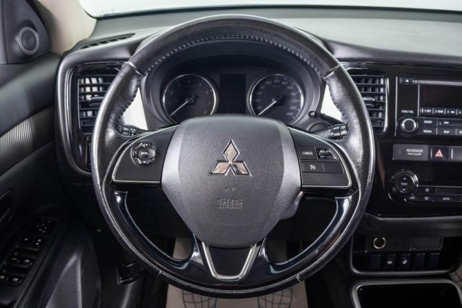 Mitsubishi Outlander III Рестайлинг 2 с пробегом 2017 года, цена 1 859 000 рублей, 200125 км, внедорожник, Автокод Объявления