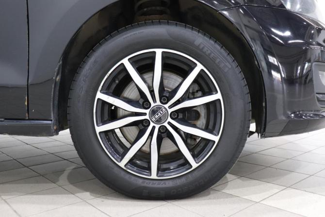 Volkswagen Polo V Рестайлинг с пробегом 2015 года, цена 745 000 рублей, 183162 км, седан, Автокод Объявления