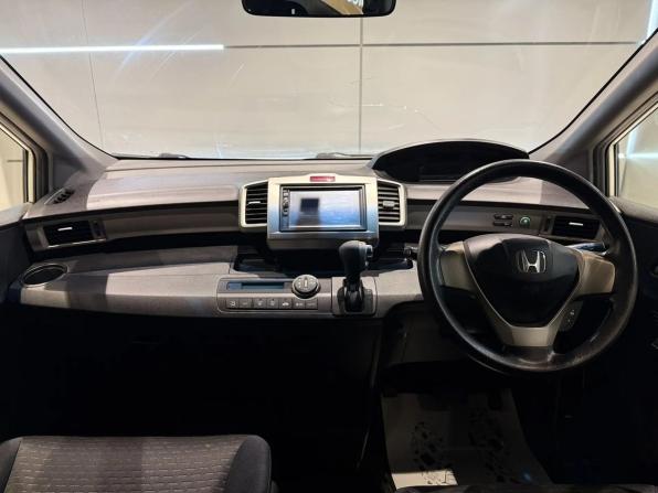 Honda Freed I Рестайлинг с пробегом 2012 года, цена 990 000 рублей, 210000 км, компактвэн, Автокод Объявления