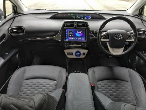 Toyota Prius IV (XW50) с пробегом 2017 года, цена 1 894 900 рублей, 136000 км, лифтбек, Автокод Объявления