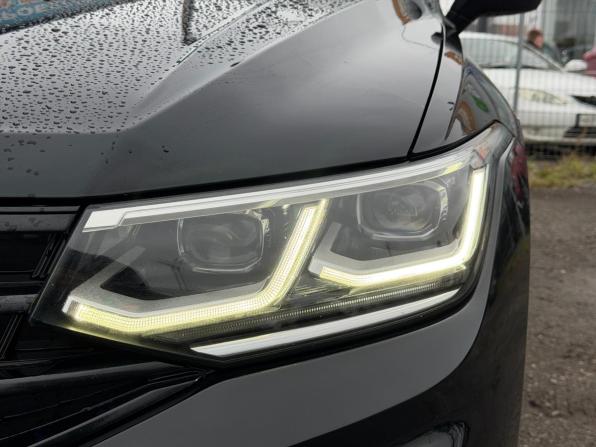 Volkswagen Tiguan II Рестайлинг с пробегом 2021 года, цена 2 985 000 рублей, 98210 км, внедорожник, Автокод Объявления