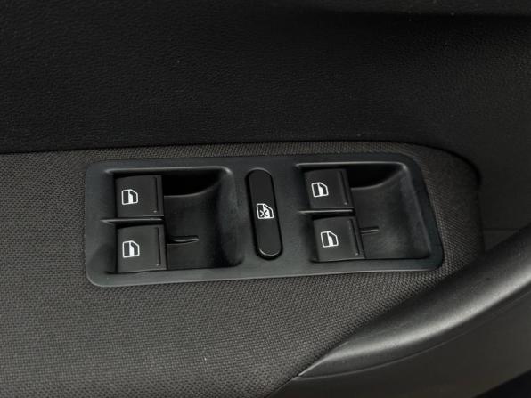 Volkswagen Polo V Рестайлинг с пробегом 2017 года, цена 1 290 000 рублей, 82410 км, седан, Автокод Объявления
