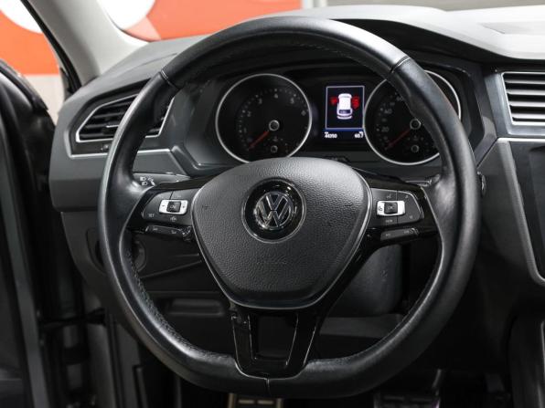 Volkswagen Tiguan II с пробегом 2019 года, цена 3 049 000 рублей, 44362 км, внедорожник, Автокод Объявления