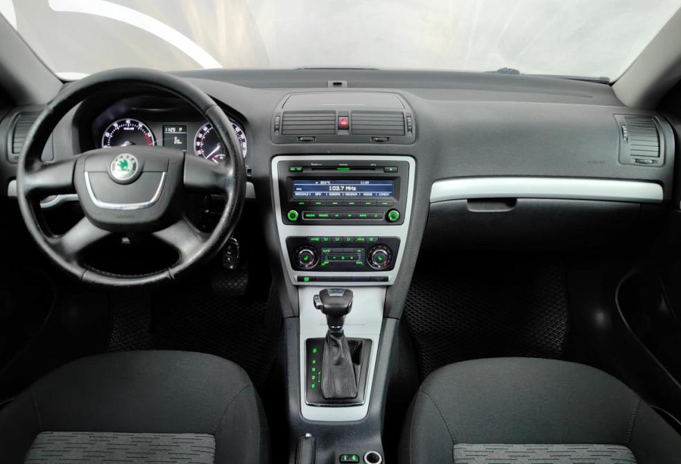Skoda Octavia II (A5) Рестайлинг Москва  - изображение 6