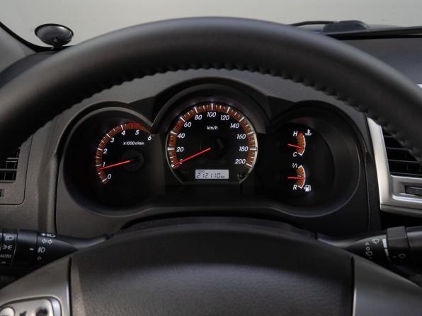 Toyota Hilux VII Рестайлинг с пробегом 2011 года, цена 1 830 000 рублей, 212110 км, пикап, Автокод Объявления