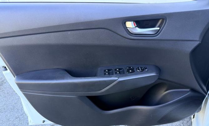 Hyundai Solaris II с пробегом 2020 года, цена 1 390 000 рублей, 112771 км, седан, Автокод Объявления