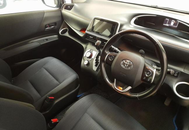 Toyota Sienta II с пробегом 2017 года, цена 1 199 000 рублей, 121546 км, минивэн, Автокод Объявления
