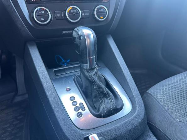 Volkswagen Jetta VI с пробегом 2014 года, цена 1 145 000 рублей, 245000 км, седан, Автокод Объявления