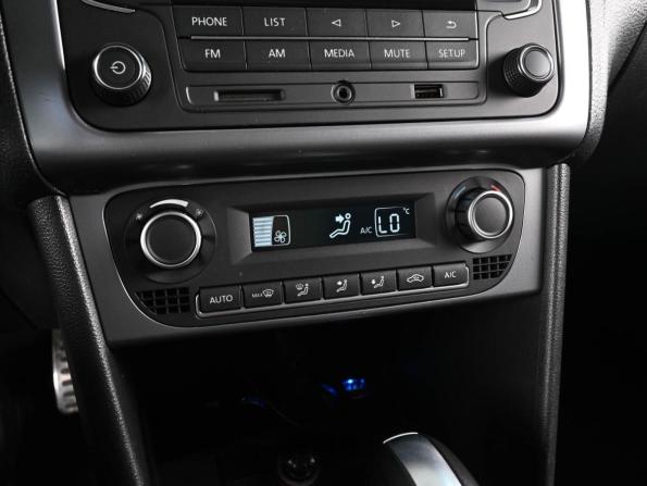 Volkswagen Polo V Рестайлинг с пробегом 2016 года, цена 1 329 000 рублей, 83478 км, седан, Автокод Объявления