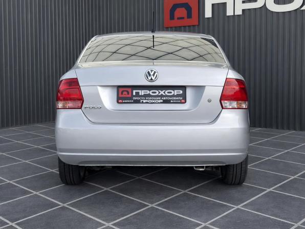 Volkswagen Polo V Рестайлинг с пробегом 2015 года, цена 977 000 рублей, 111947 км, седан, Автокод Объявления