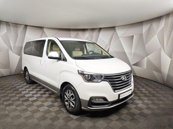 Hyundai H-1 II Рестайлинг 2 с пробегом 2018 года, цена 3 830 000 рублей, 30166 км, минивэн, Автокод Объявления