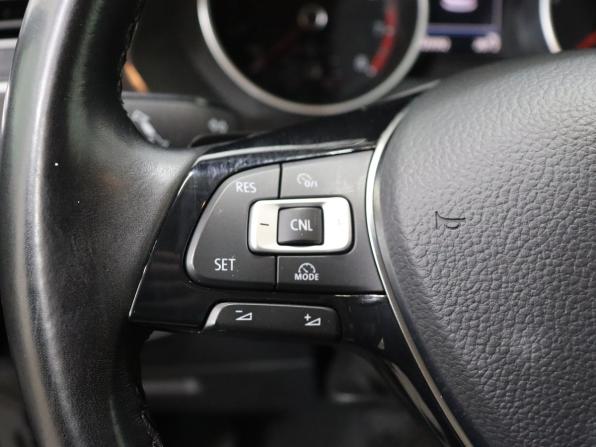Volkswagen Tiguan II с пробегом 2017 года, цена 2 097 000 рублей, 123331 км, внедорожник, Автокод Объявления
