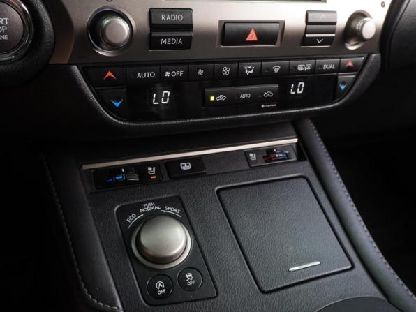 Lexus ES VI Рестайлинг с пробегом 2015 года, цена 2 439 000 рублей, 179540 км, седан, Автокод Объявления