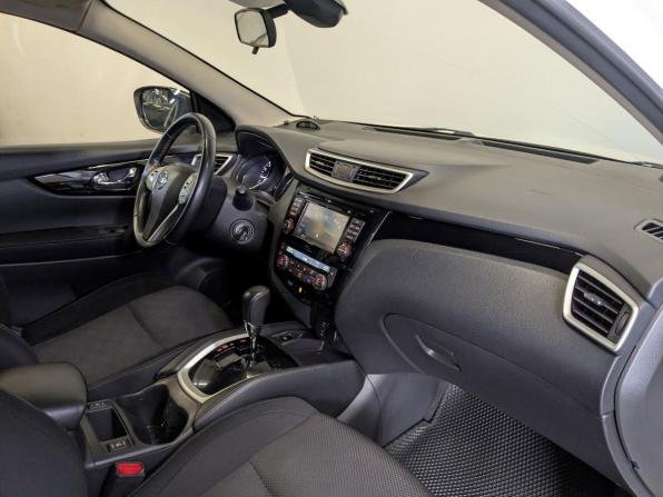 Nissan Qashqai II с пробегом 2017 года, цена 1 370 000 рублей, 120605 км, внедорожник, Автокод Объявления