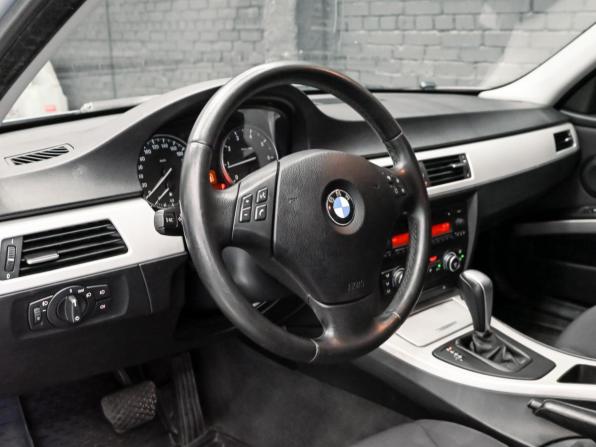 BMW 3 серии V (E90/E91/E92/E93) Рестайлинг с пробегом 2009 года, цена 1 250 000 рублей, 135485 км, седан, Автокод Объявления