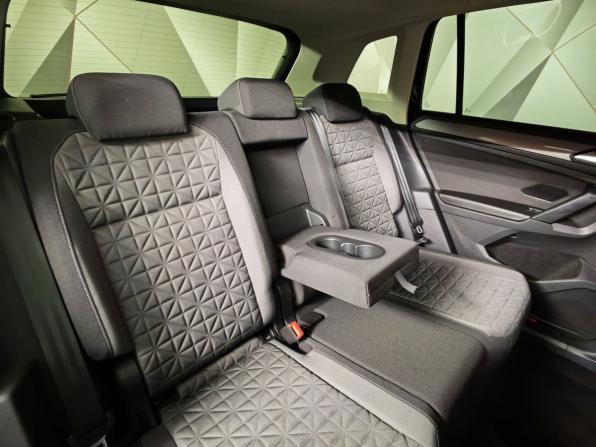 Volkswagen Tiguan II Рестайлинг с пробегом 2022 года, цена 2 745 000 рублей, 36370 км, внедорожник, Автокод Объявления